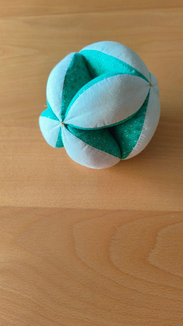 Pelota Montesori tela con sonido