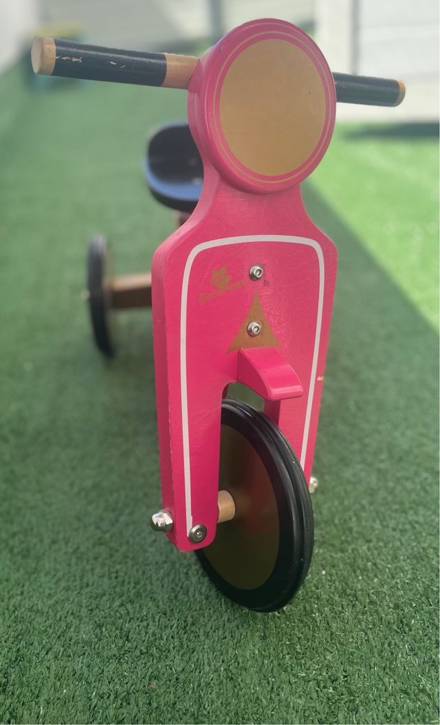 Triciclo madera scooter