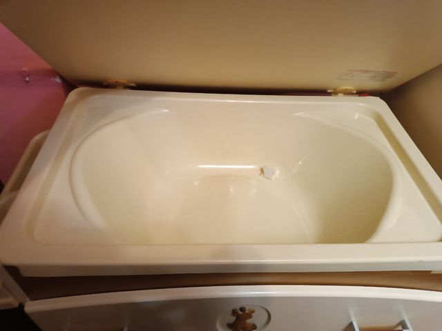 Conjunto Armario + bañerita cajonera