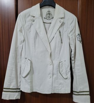 CHAQUETAS MUJER BERSHKA Y STRADIVARIUS.