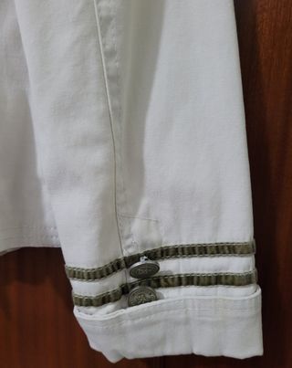 CHAQUETAS MUJER BERSHKA Y STRADIVARIUS.