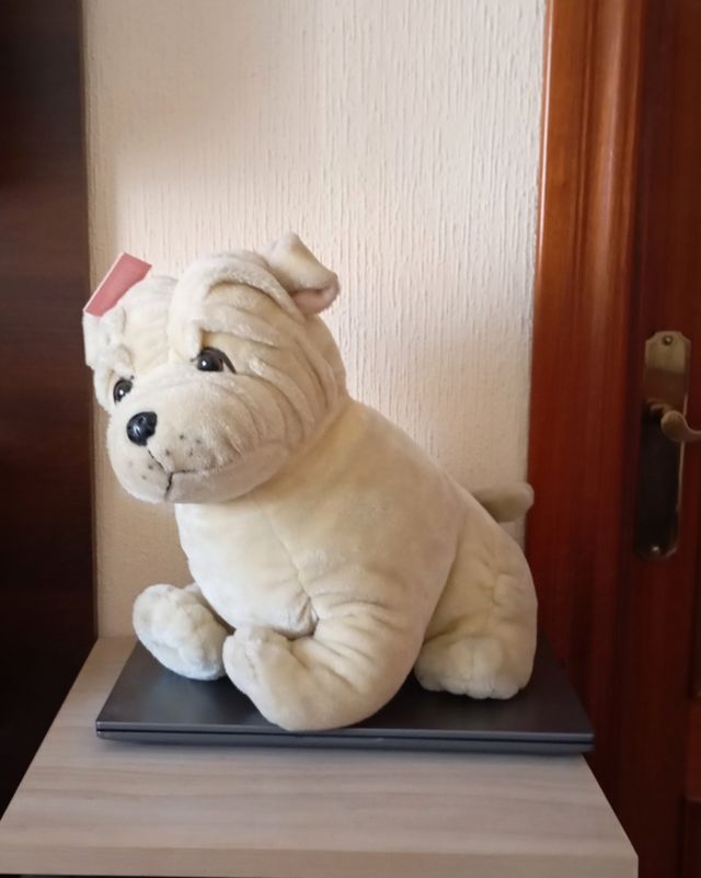 Maxi Peluche de Perro de DK, Nuevo