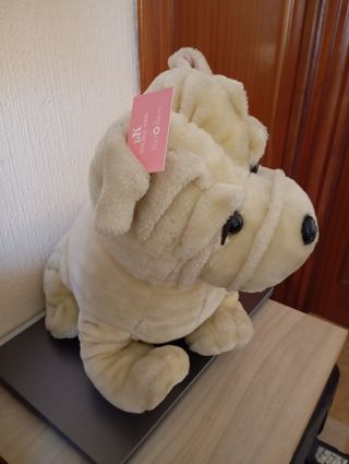 Maxi Peluche de Perro de DK, Nuevo