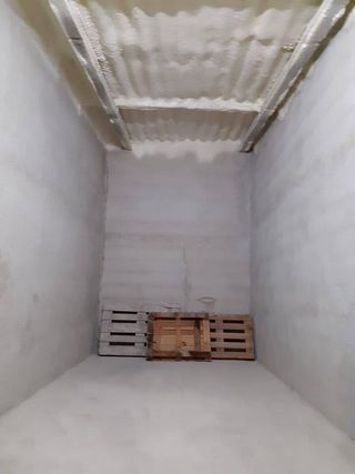 Trastero 12m2, acceso privado, luz y electricidad.