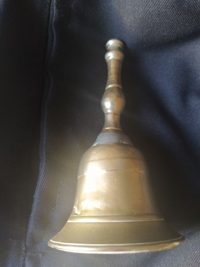 Campanita antigua de mesa, siglo XIX.