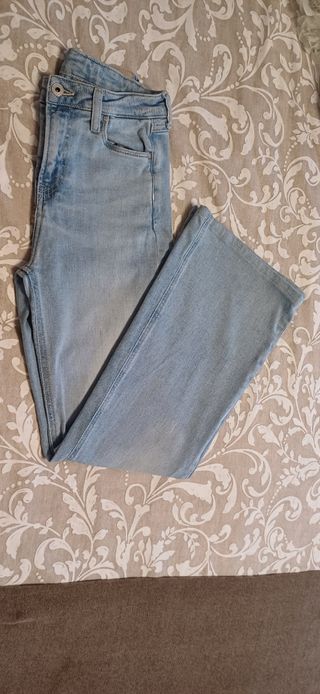 Pantalon vaquero flare /campana