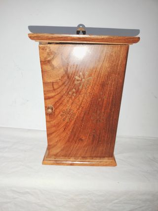 Mueble caja armario llavero joyero madera bronce