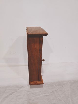 Mueble caja armario llavero joyero madera bronce