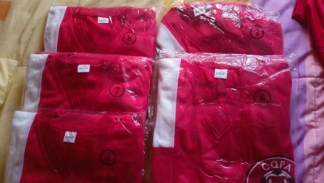 Equipación fútbol Cocacola 