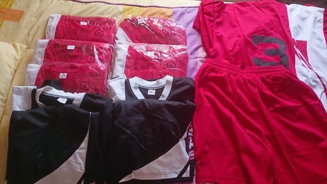 Equipación fútbol Cocacola 