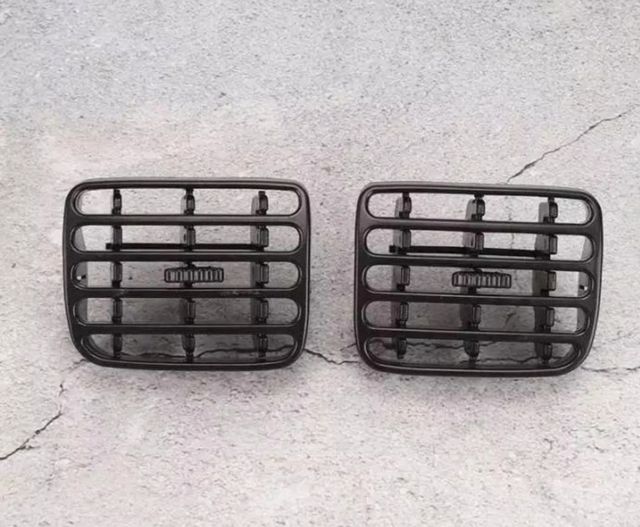 Par Grelhas Centrais Renault Clio Preto