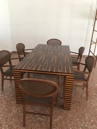 Mesa vintage madera maciza italiana de diseño.