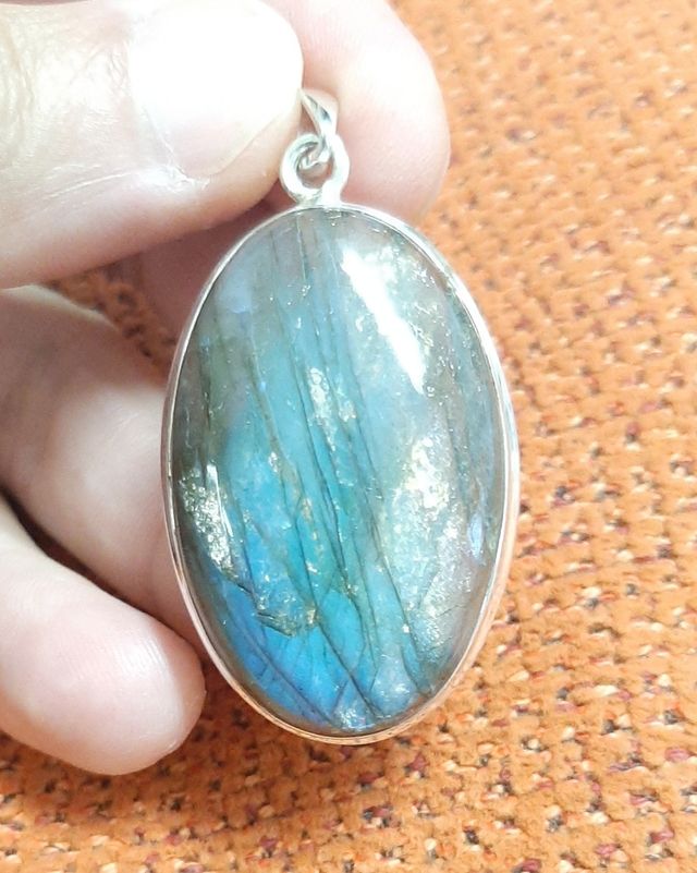 Colgante de labradorita y plata