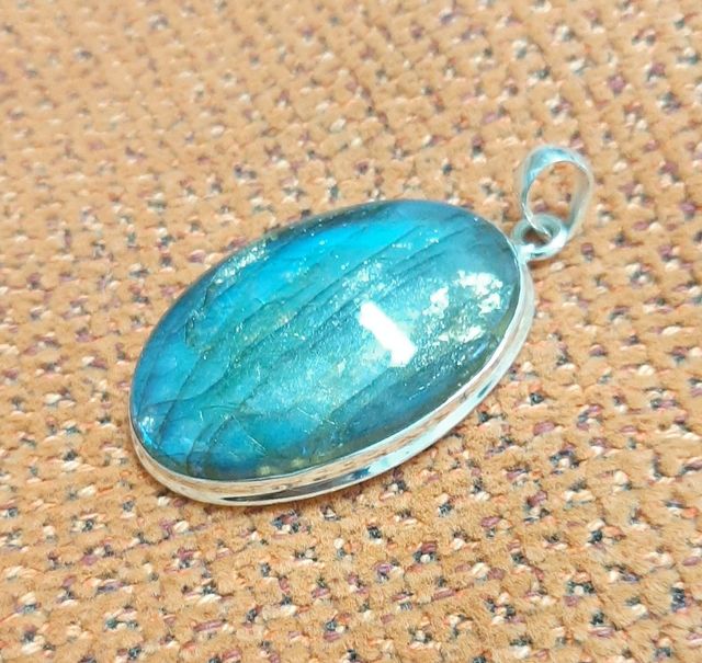 Colgante de labradorita y plata