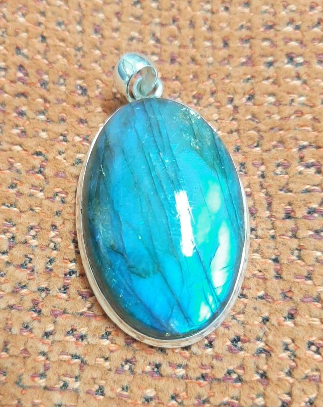 Colgante de labradorita y plata