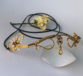 Diadema de elfo dorada. Tiara medieval