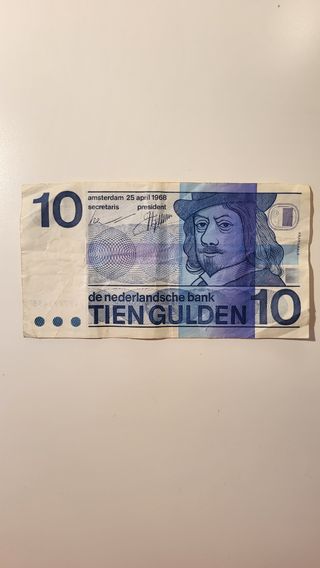 Billetes antiguos fuera de uso