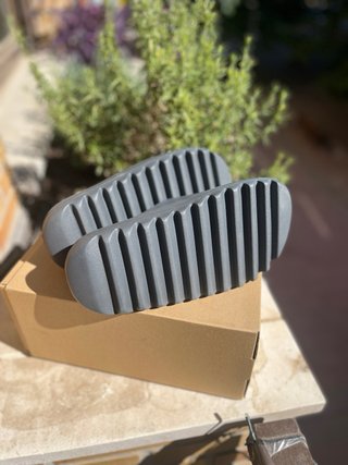 Yeezy Slide Slate grey