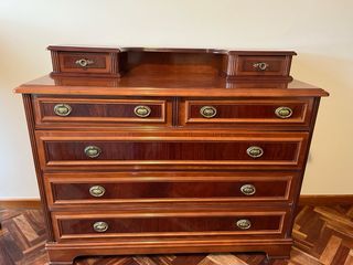 Juego de dormitorio matrimonial de madera noble