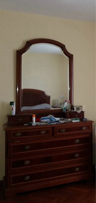 Juego de dormitorio matrimonial de madera noble