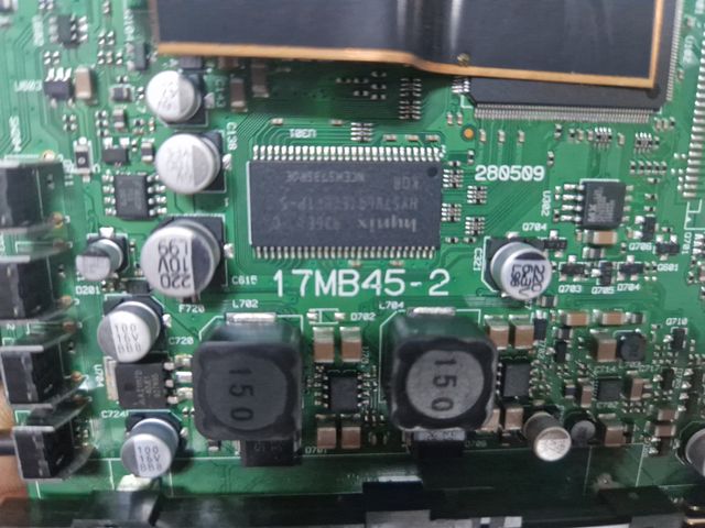 Main de TV 17MB45-2