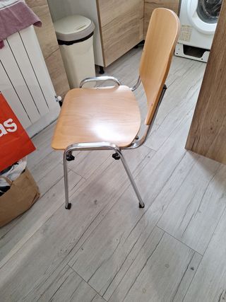 Sillas de aluminio y madera