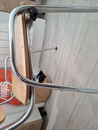 Sillas de aluminio y madera