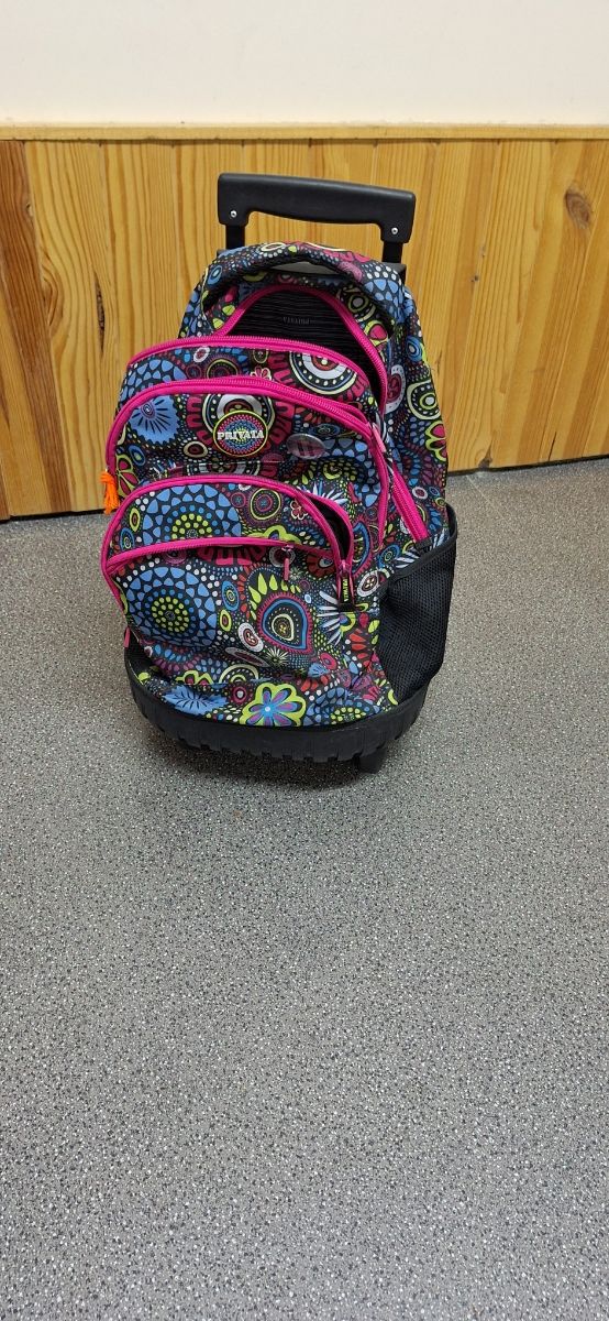 mochila escolar con ruedas