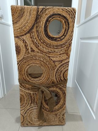 MESA Y 6 SILLAS DE COMEDOR