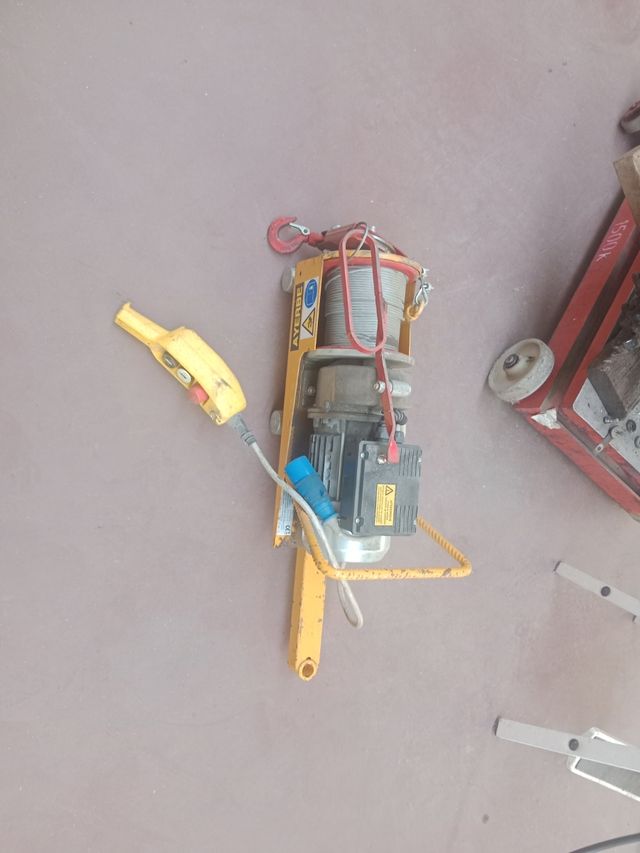 Polipastro  eléctrico para obra