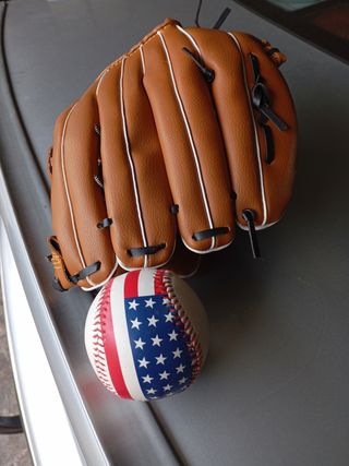 Guantes y pelotas beisbol