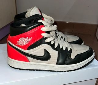 Air Jordan 1 Mid SE