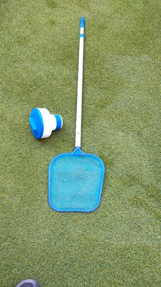 Depuradora de piscina y escalera