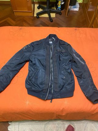 Cazarora bomber