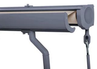 Toldo brazo recto manual con cofre.