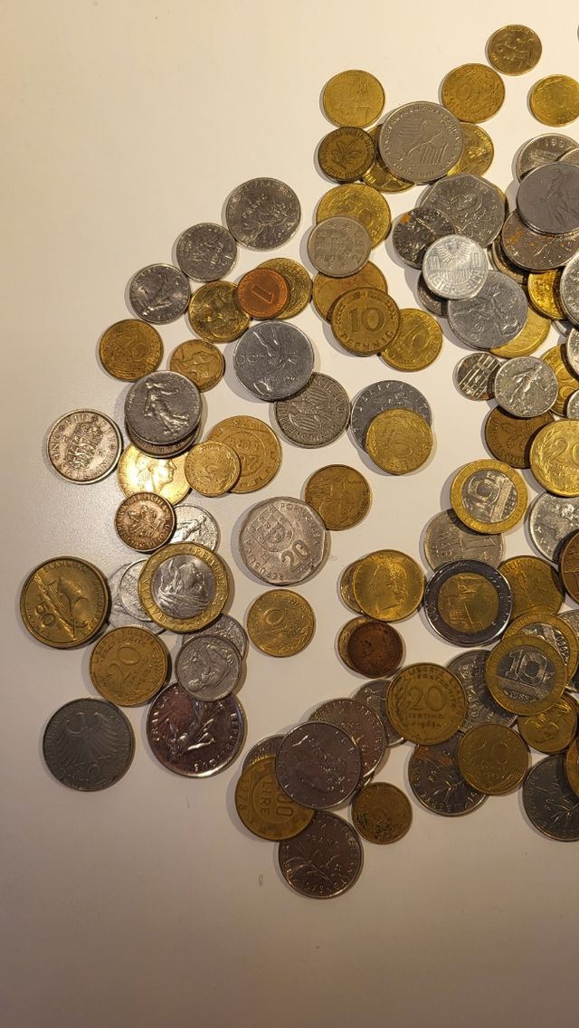 Monedas antiguas fuera de uso