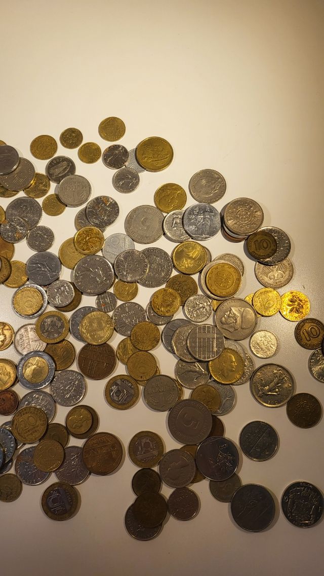 Monedas antiguas fuera de uso