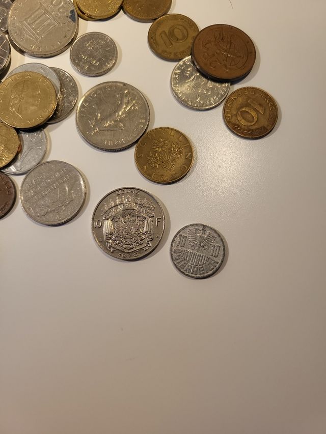 Monedas antiguas fuera de uso