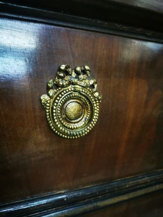 Comoda antigua. Calidad