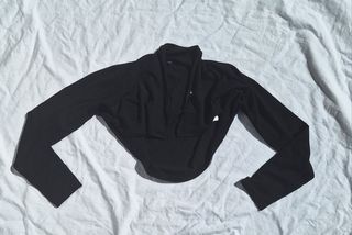 Coprispalle nero con catene di oltre 