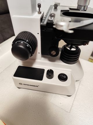 Microscopio totalmente nuevo