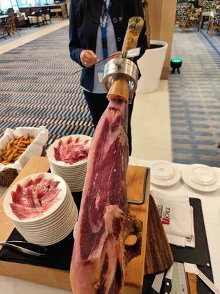 Nacional/Internacional.
Corté de jamón & paleta.