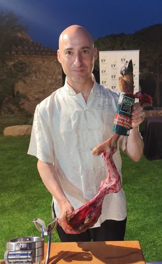 Nacional/Internacional.
Corté de jamón & paleta.