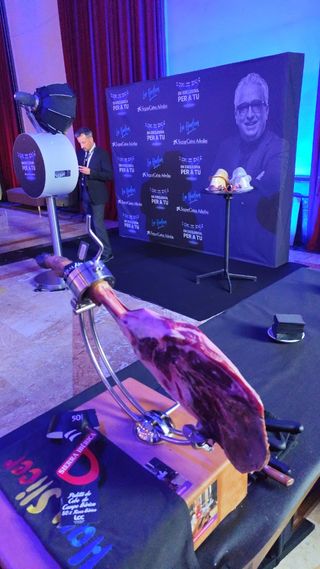 Nacional/Internacional.
Corté de jamón & paleta.