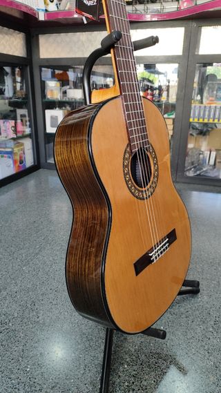 Guitarra Admira A6