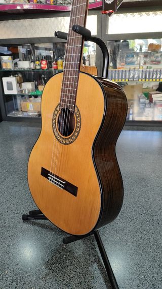 Guitarra Admira A6