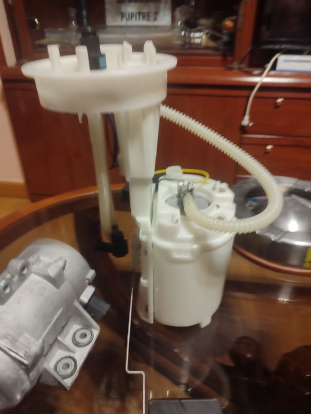 Bomba combustible a4