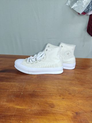 Converse altas en beige plataforma
