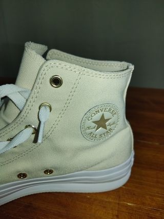 Converse altas en beige plataforma