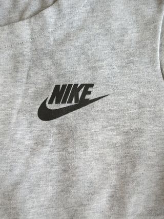 Sudadera Nike nueva 